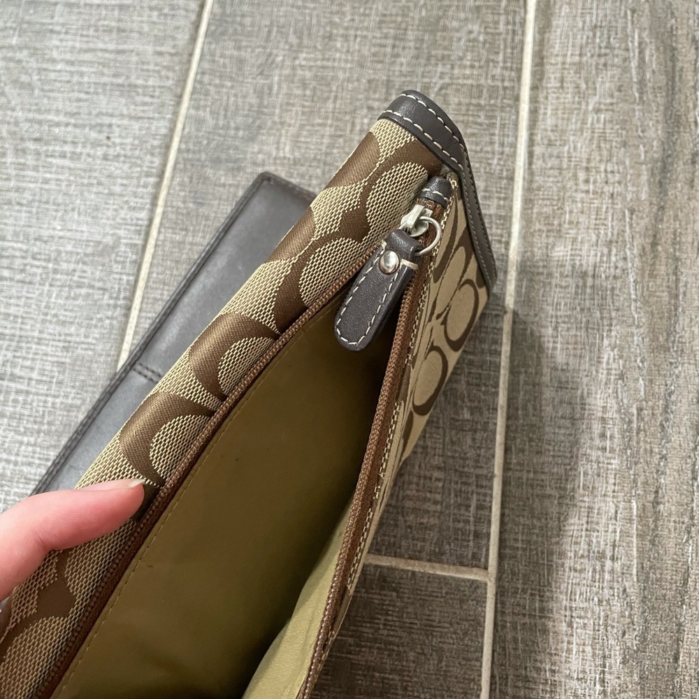 Authentic Coach Wallet - Picture 4 of 5